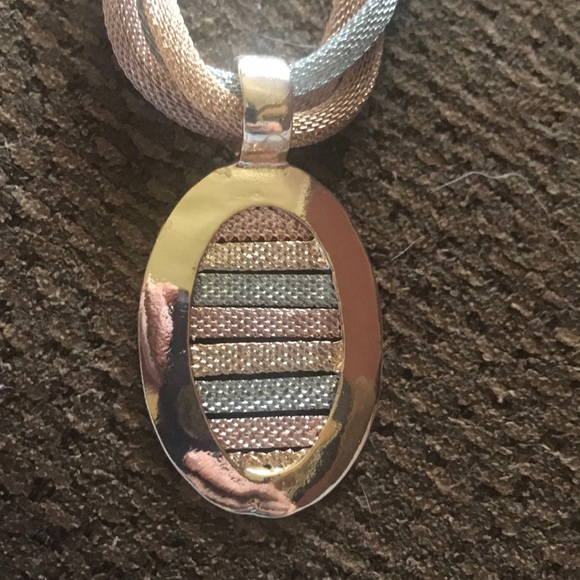 Necklace - Picture 2 of 3